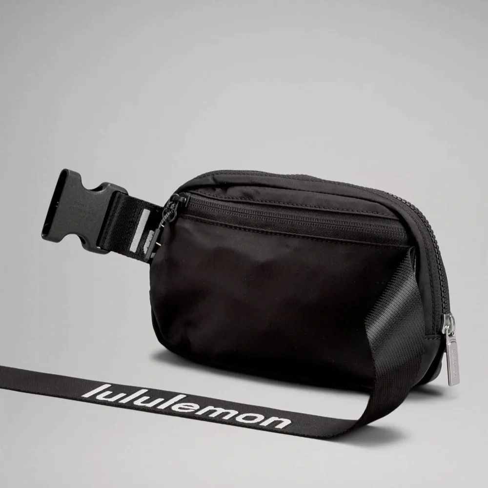 LAST ONES!! 🆕 NWT EXTENDED STRAP lululemon everywhere belt bag - black/white - Picture 14 of 15